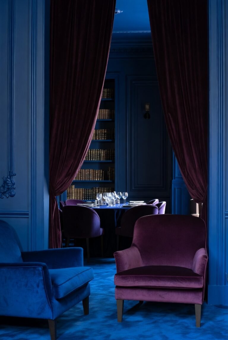 17 Stunning Colors That Go With Royal Blue to Transform Your Home ...