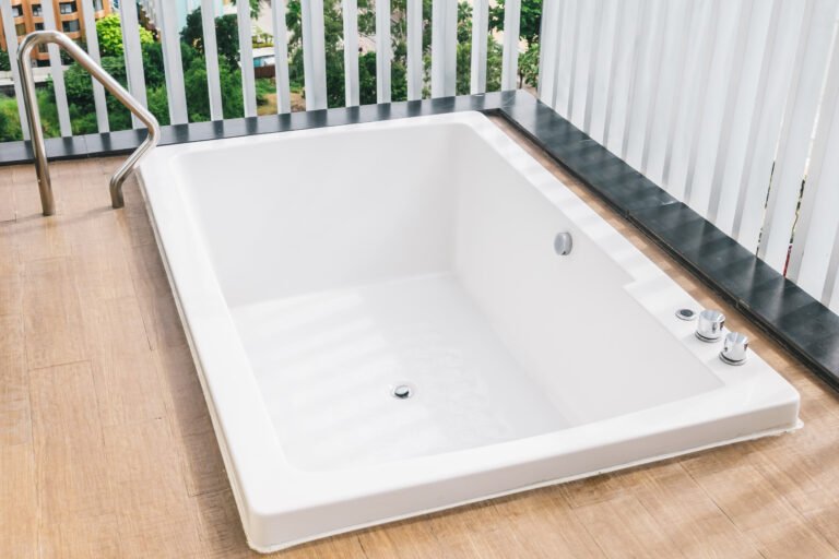 how to paint a fiberglass bathtub